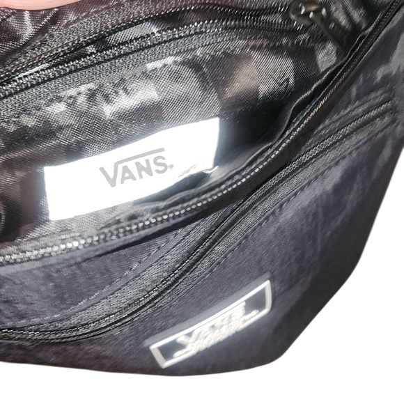 4/$24! Vans Black Belt Bag with Logo - Picture 1 of 3